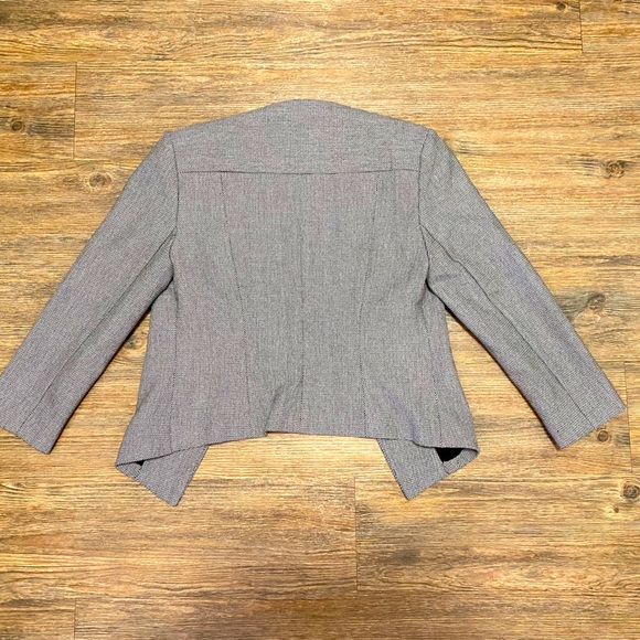 Express Women’s Skirt And Blazer Suit Set - Picture 3 of 4